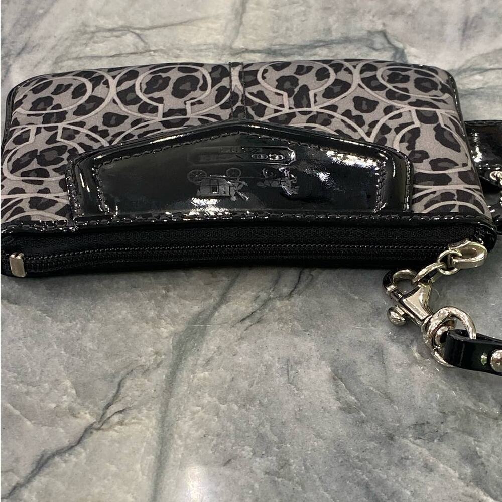 Coach Signature Canvas Wristlet With Patent Leath… - image 8